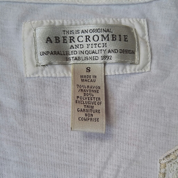 ♦3 for $15 Abercrombie and Fitch Embroidered Top - Picture 4 of 8